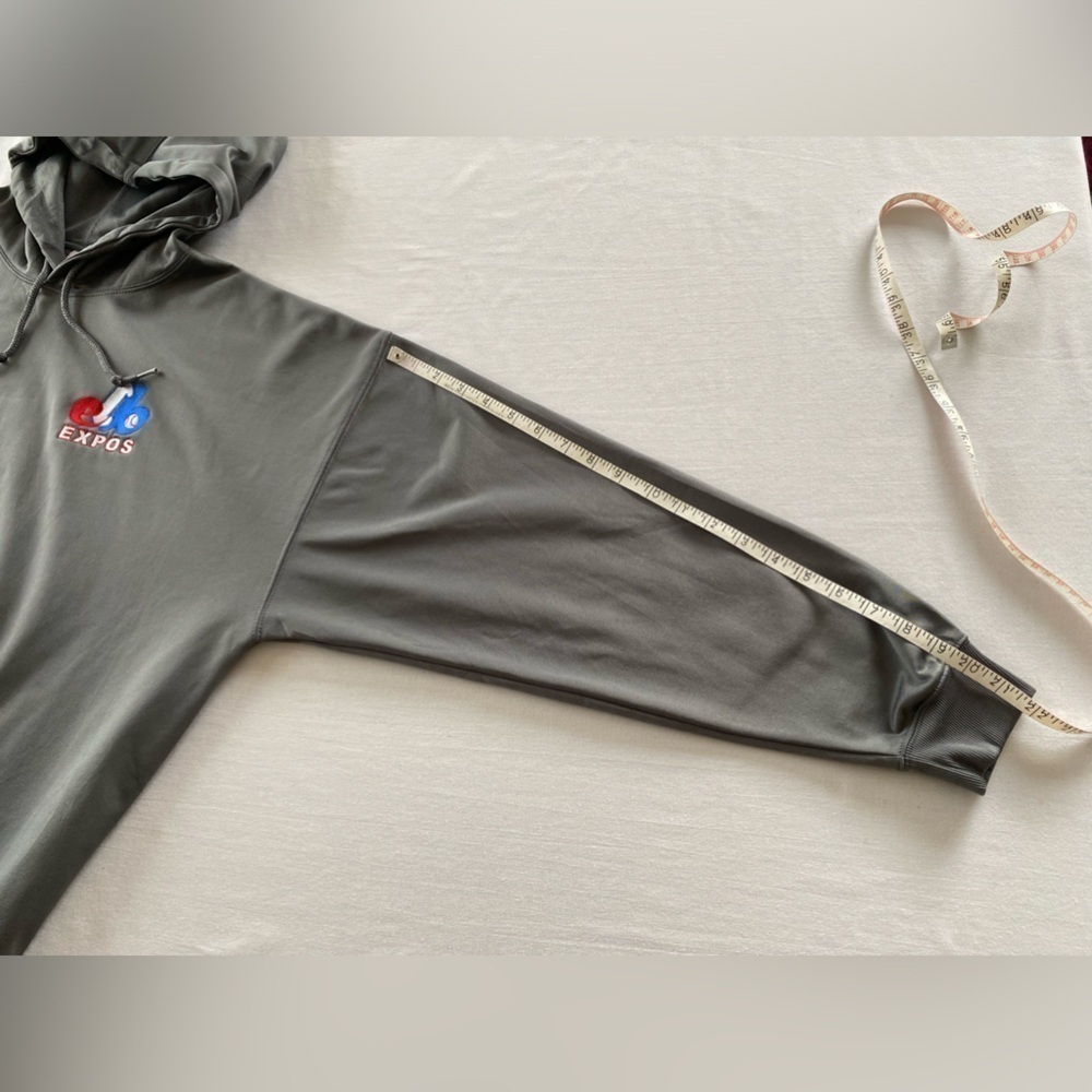 VINTAGE 1990’S MONTREAL EXPOS HOODIE WITH KANGAROO FRONT POCKETS. SIZE XL. - Picture 10 of 10